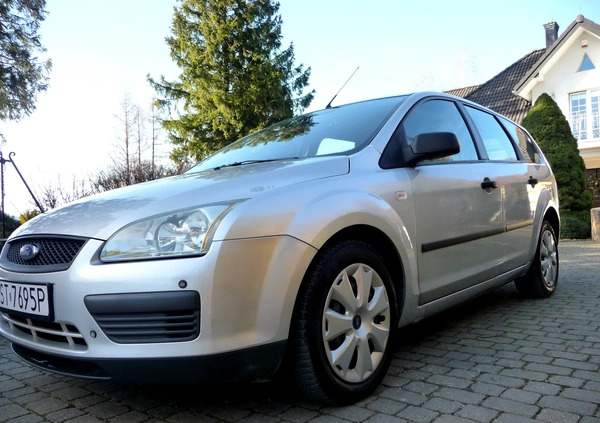 Ford Focus cena 7900 przebieg: 228000, rok produkcji 2005 z Września małe 742